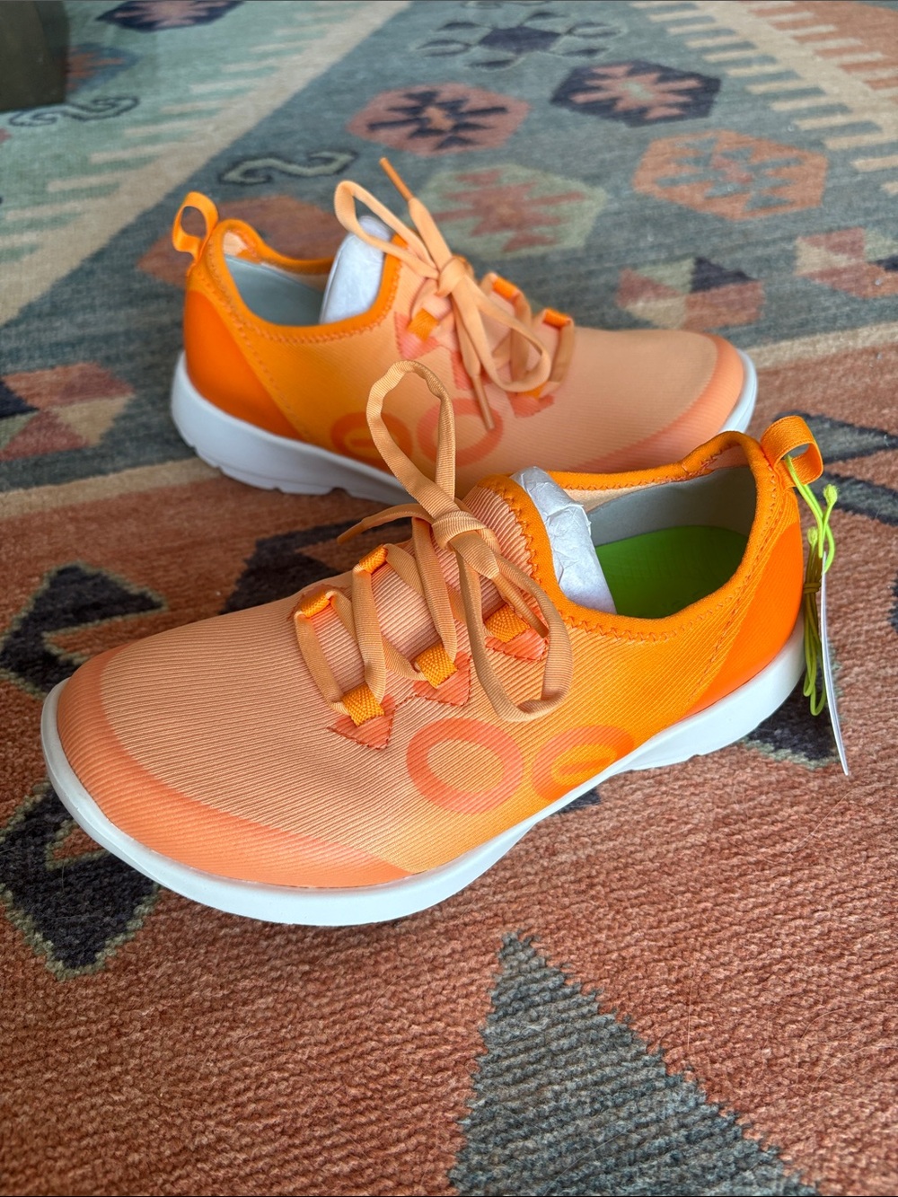 NWT OOFOS 00MG Sport Sneakers